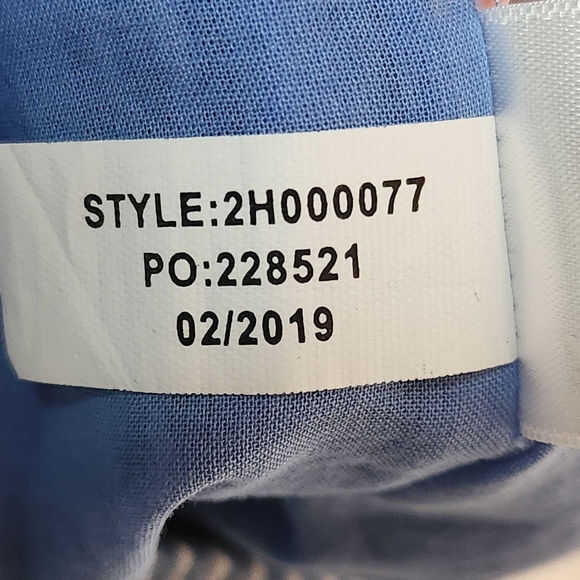 Vineyard Vines - Picture 9 of 13